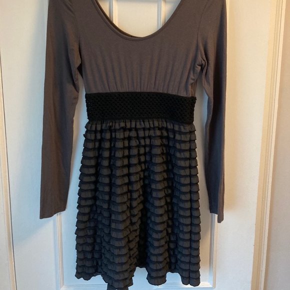 Grey and black dress - Picture 2 of 2